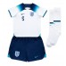 Günstige England John Stones #5 Babykleidung Heim Fussballtrikot Kinder WM 2022 Kurzarm (+ kurze hosen)